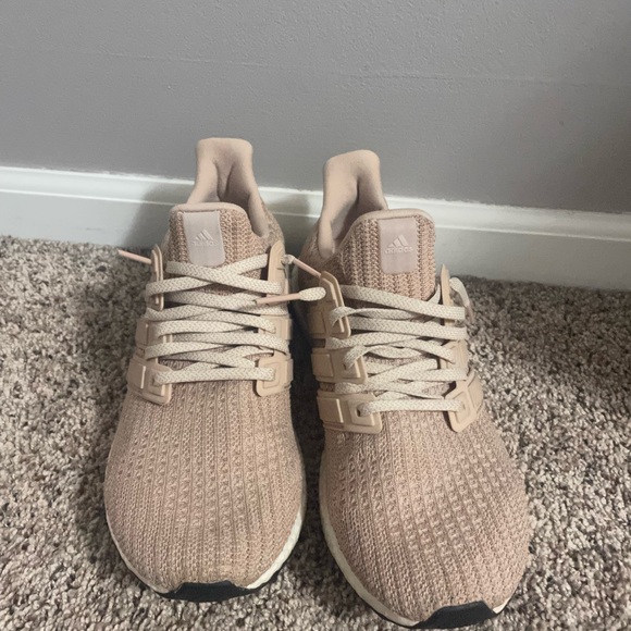 adidas Shoes - Women’s ultra boost